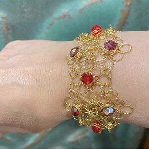 ⚡️ Mega Sale ⚡️ Gorgeous handcrafted wire art and bead bracelet